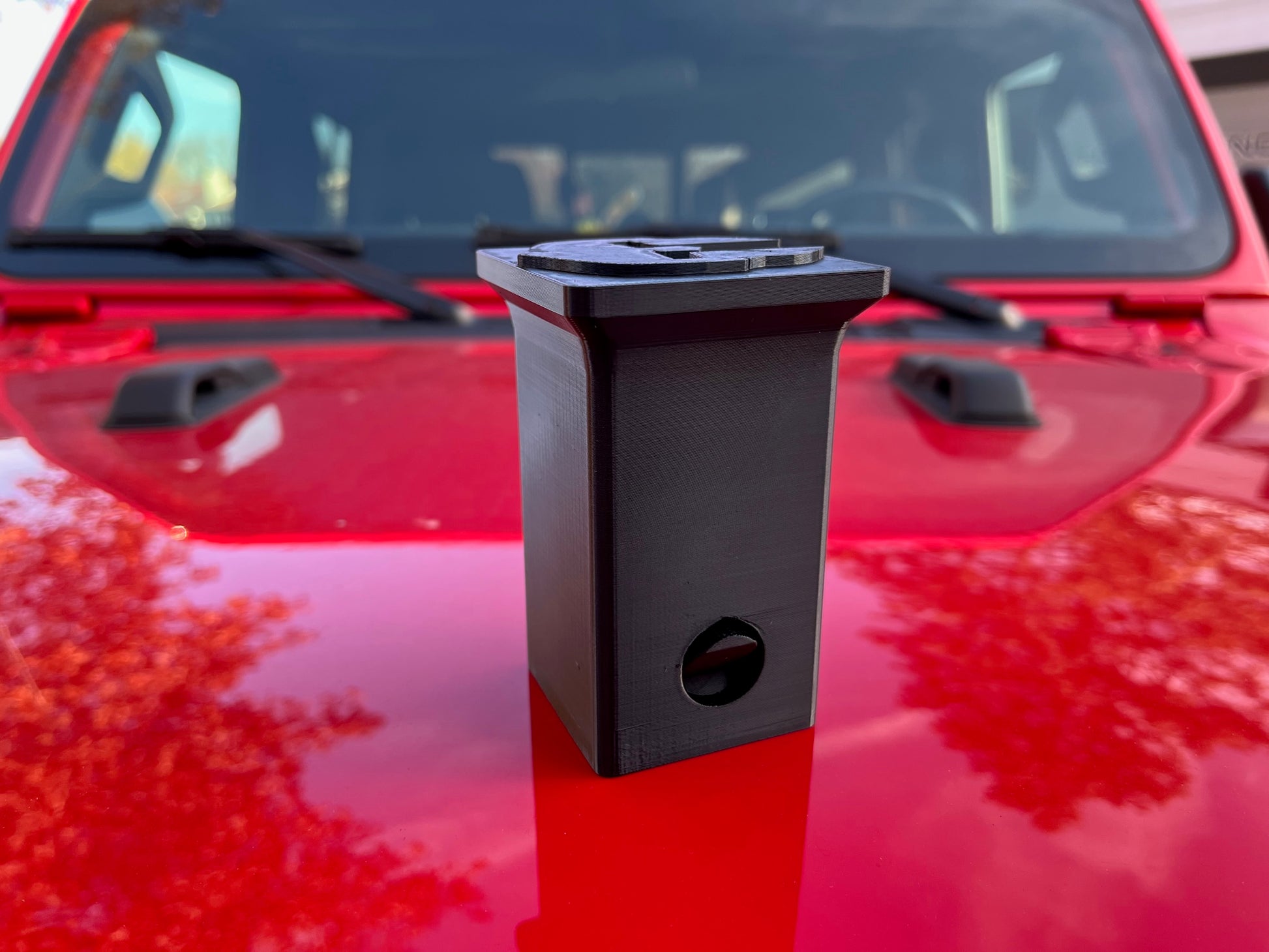 Jeep Gladiator Pin Less Hitch Cover Black